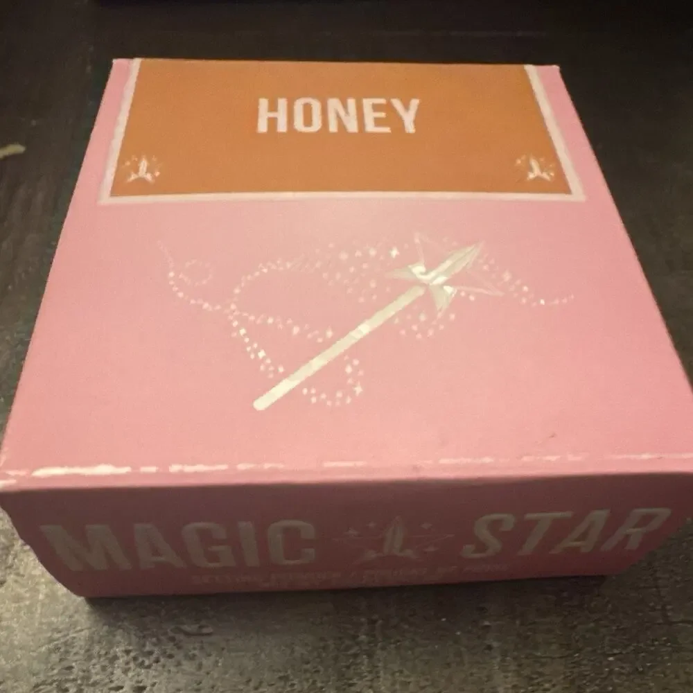 Jeffree Star Magic Star Setting Powder Honey 0.35oz Weightless Flawless NIB